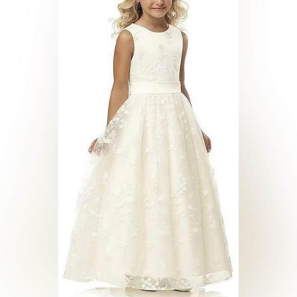 Special Occasion Dress - Picture 2 of 3